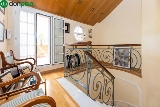 CHALET ADOSADO EN URBANIZACIÓN ADORATRICES — 39