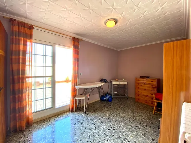 Casa unifamiliar en planta única con amplios espacios y gran terraza — 21