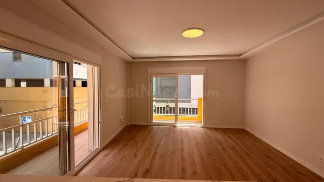 Apartamento reformado en Fuengirola, segunda línea de playa  - foto 4