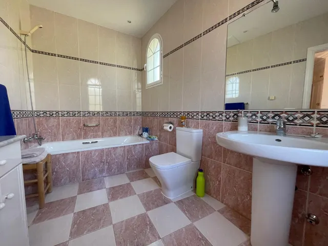Exclusiva villa en Mijas Golf con vistas a la montaña y piscina privada — 47