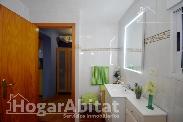 ¡Encantador Chalet! Muy amplio y sofisticado, con gran garaje, terraza, jardín y parcela — 43