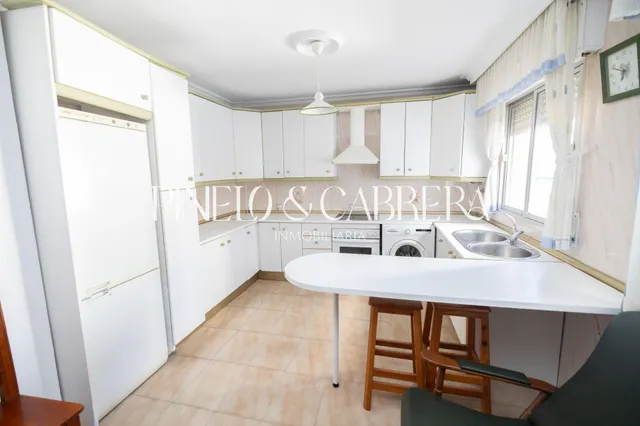 Piso en venta con terraza y ascensor en calle madrid — 9