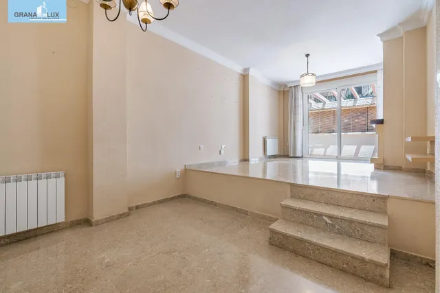 ADOSADA EN URBANIZACIÓN EN HUETOR VEGA — 6