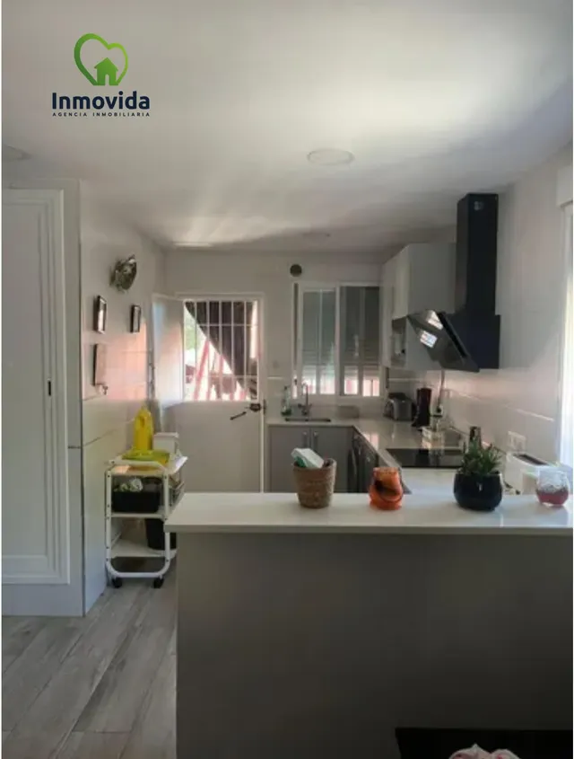 ¡Encantador Chalet con Piscina y Vistas en Cuevas Bajas!  NO HIPOTECABLE — 8