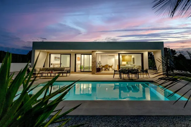 Villas espaciosas con piscina privada, en construcción, en un entorno natural muy privilegiado — 41