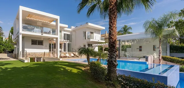 Chalet 7 habitaciones 923m² en venta - Marbella - foto 2