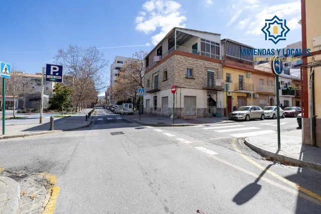 Edificio con gran potencial de desarrollo residencial en Zaidín – Granada — 2