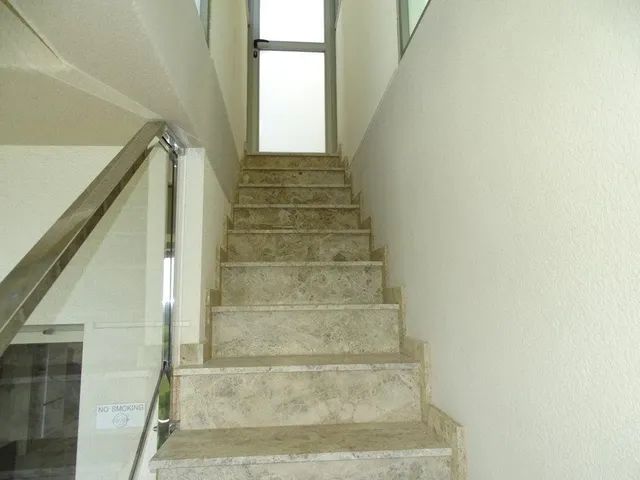 LUJOSO ÁTICO CON ESPECTACULAR TERRAZA Y SOLARIUM — 35