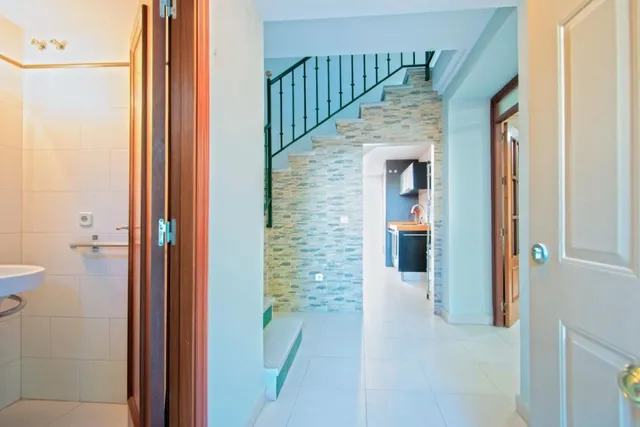 BONITA CASA HACIENDO  ESQUINA — 3