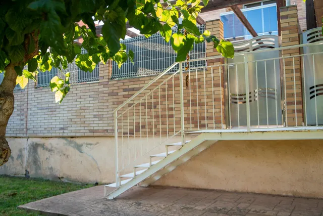 CASA ESQUINERA DE 5 habitaciones EN BARENYS — 40