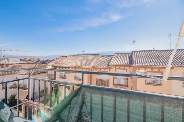 Piso de 2 dormitorios con vistas a sierra nevada con garaje y trastero en Las Gabias — 5