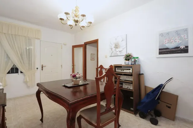 Piso en venta junto a calle Ángel Bruna de 110 m2, 3 dormitorios, baño y aseo, balcon y terraza acristalada — 27