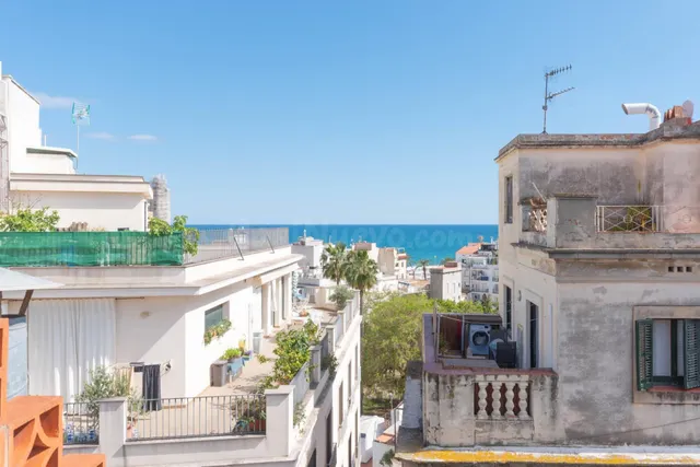 Atico en pleno corazón de Sitges con 3 terrazas y vistas al  - foto 4