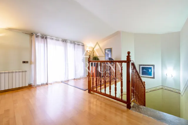 Casa adosada en venta en Passatge de Montbrió del Camp, Reus. — 37