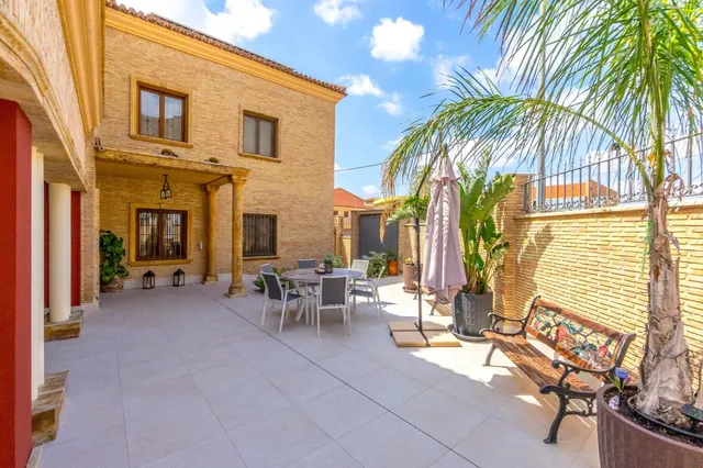 Impresionante villa de 620 metros con piscina, sotano, bodega y GYM!!! — 42