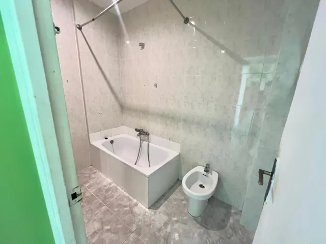 Pisazo en el centro de Cáceres — 23
