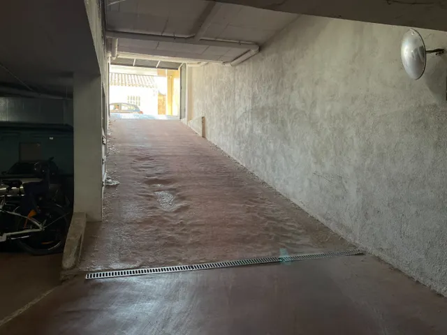 Parking de moto en alquiler — 3