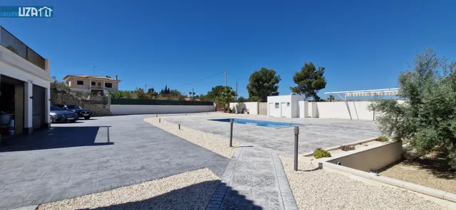 Encantadora Parcela Rústica con Piscina Privada y Chalet en Entorno Tranquilo — 24