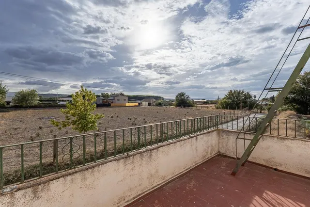 Cortijo con casa de 117 m2 y terreno de 2.312 m2 en Santa Fe — 16