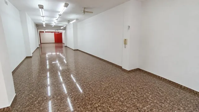 Local comercial de 482 m2 en alquiler junto al mercado de ruzafa – ideal para supermercado — 24