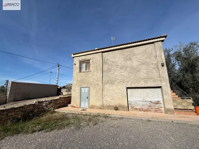 Chalet con 2 viviendas y amplia parcela en la Alcoraya — 41