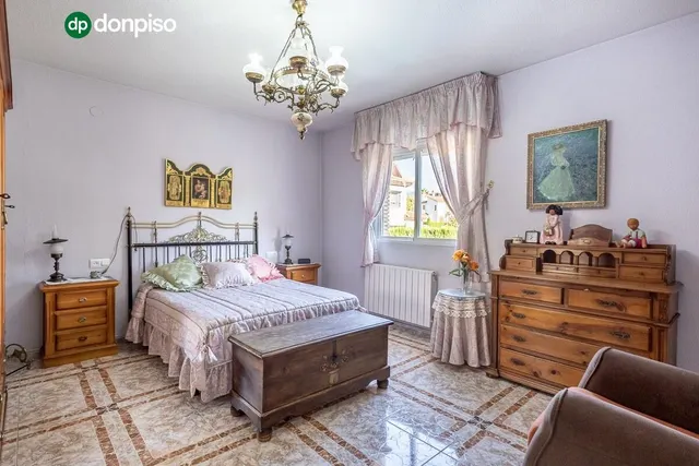 Casa en Ogijares con piscina comunitaria. — 17