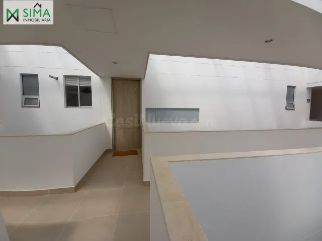 SE VENDE HERMOSO APARTAMENTO EN LA ZONA NORTE - foto 2