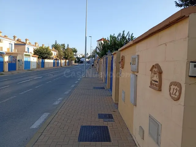 CHALET ADOSADO EN VENTA – ALGECIRAS VENTA FLASH