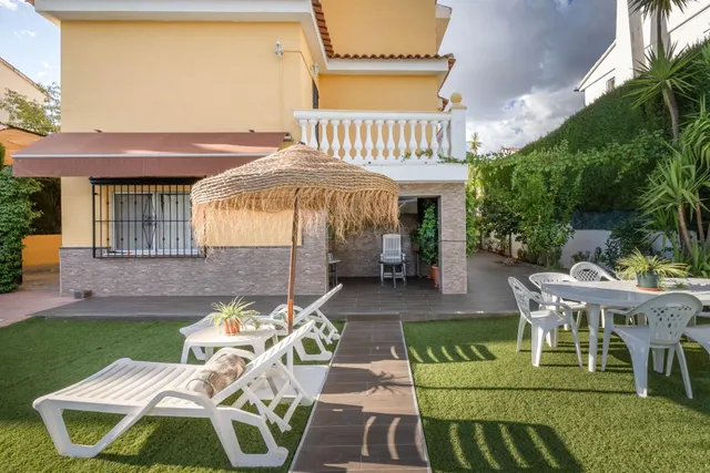CHALET CON PISCINA Y JARDÍN A SOLO 10 MINUTOS DE GRANADA — 4