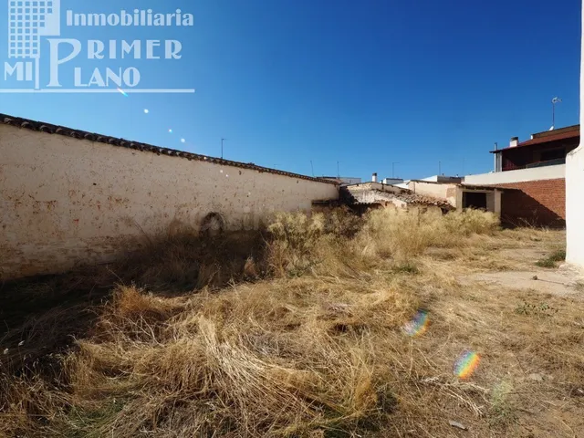 Se vende solar de 261 m2 con 5 de fachada en zona centro de  - foto 4