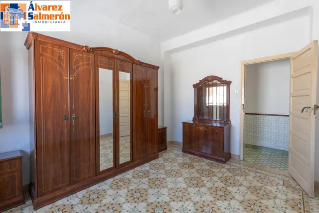 Casa con gran solar — 24
