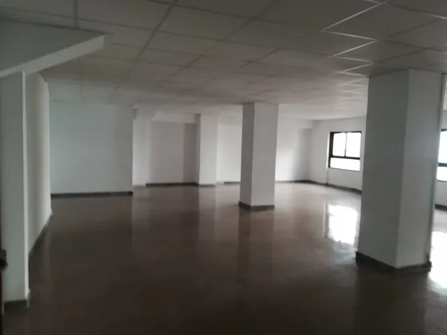 Venta y alquiler magnifico entresuelo 190m2, Av. Principal — 2