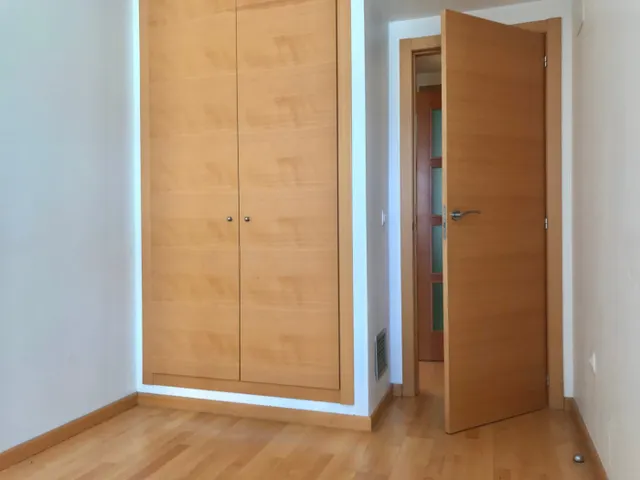 PISO DE TRES DORMITORIOS, CON PARKING Y TRASTERO — 8