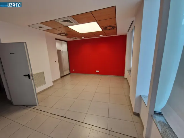 Alquiler de amplio local comercial en San Vicente — 5