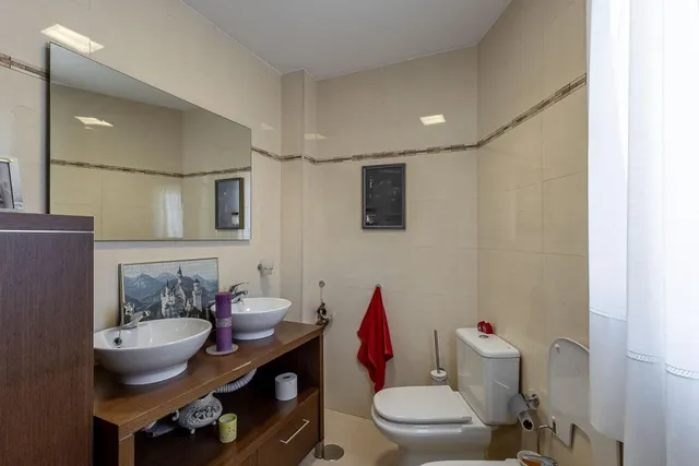 Gran casa con piscina en huetor vega — 21