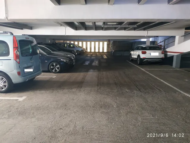 Pl grande! parking de fácil acceso — 16