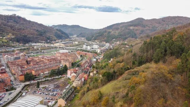 OPORTUNIDAD EN MIERES — 12