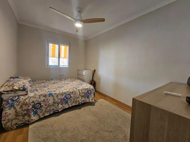 Piso familiar con Garaje, Trastero y Piscina en El Pinillo, a 800 Metros del Mediterráneo — 22