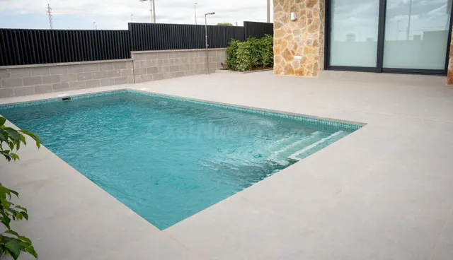 Villa con piscina privada, solárium y 3 habitaciones en Ciud - foto 3