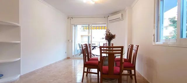 Piso luminoso junto a la playa con terraza y vistas parciales al mar en la gruta — 9