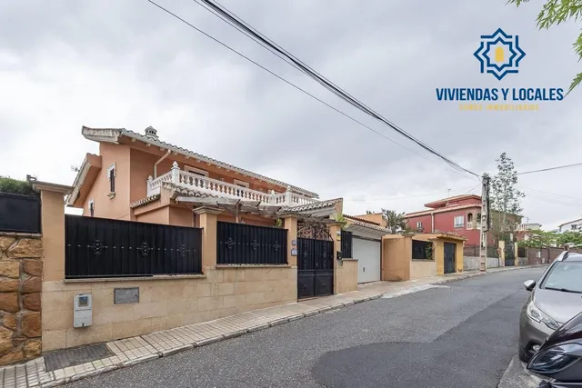 Espectacular Casa de Lujo en Urbanización Los Cerezos - foto 3