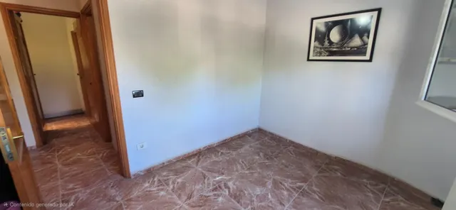 Dúplex con terraza, dos plazas de garaje y trastero en Playa de Arinaga. — 28