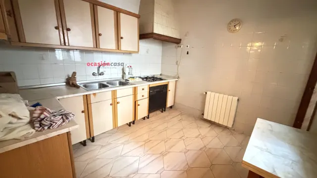 CASA CON PATIO Y COCHERA A LA VENTA — 7