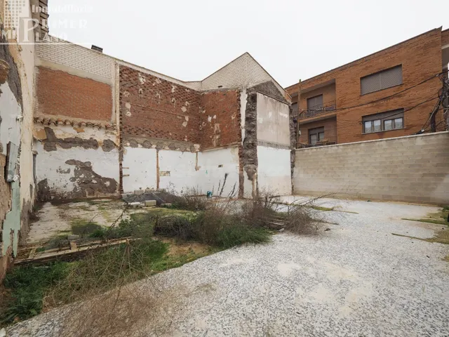 *¡OFERTA! solar en esquina,128 m2 de parcela y 20m de fachad