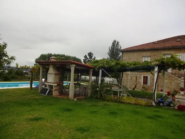 SE VENDE CASA SEÑORIAL PAREADA DE PIEDRA REFORMADA Y EN PERF - foto 5