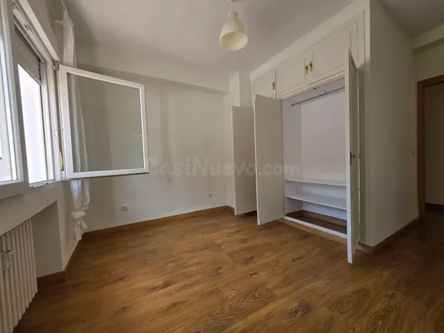 Amplio piso de 157 m2 con terraza, garaje y vistas al Retiro en Jerónimos — 16