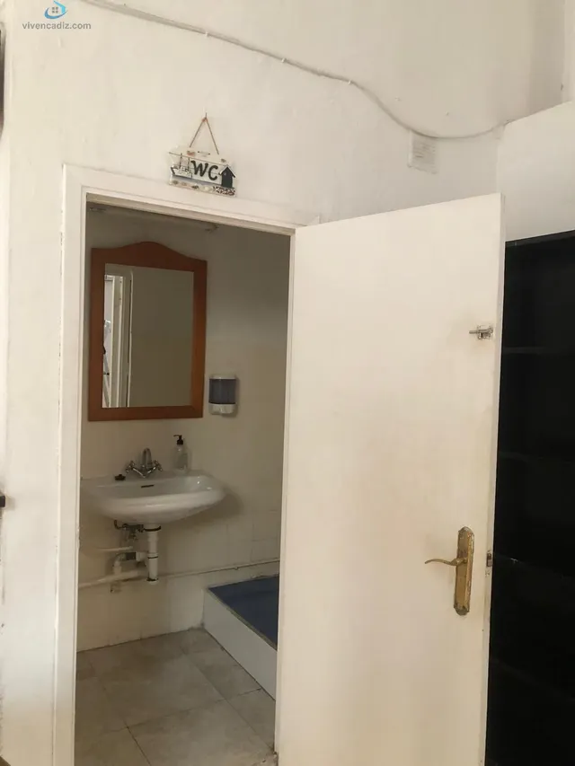 Local en venta con posibilidad de convertir a vivienda. — 17