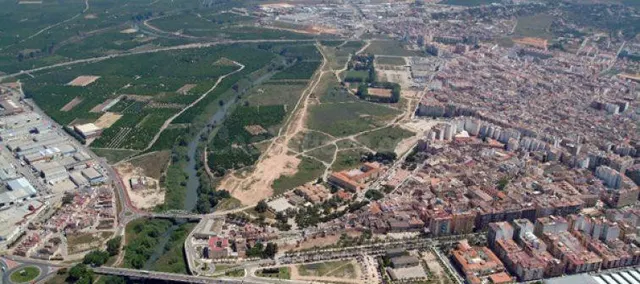 Parcela urbana en venta - foto 4