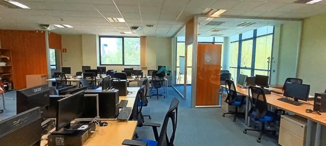 Se alquila oficina en Vitoria — 16