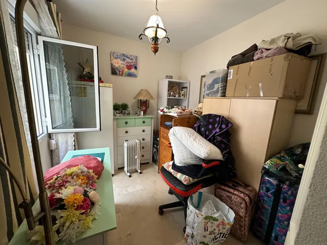 Amplio Piso de 140 m2 en Marbella con Garaje, Trastero y Terraza — 11